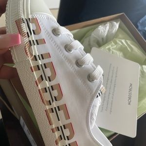 Burberry shoes kids 13.5c